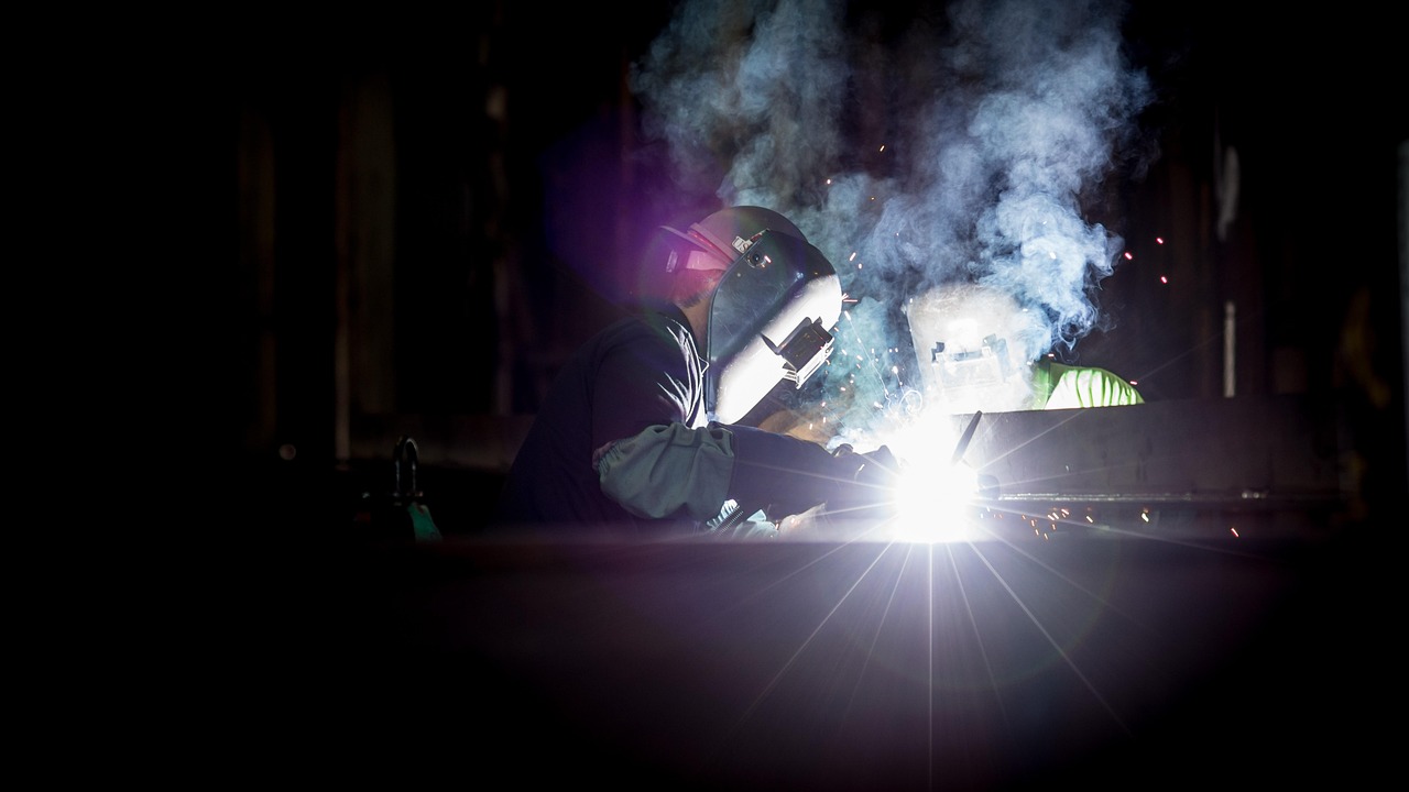 La soldadura por electrodo mantiene su protagonismo en los trabajos industriales gracias a la evolución de los equipos inverter